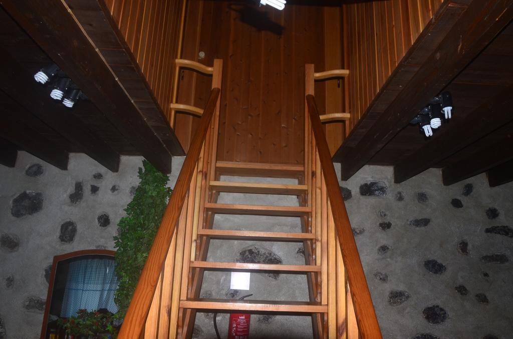 Join Our Relaxed House Near The Beach - Mosteiros Mosteiros  Luaran gambar