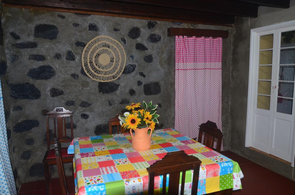 Join Our Relaxed House Near The Beach - Mosteiros Mosteiros  Luaran gambar