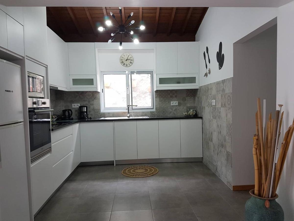 Join Our Relaxed House Near The Beach - Mosteiros Mosteiros  Luaran gambar